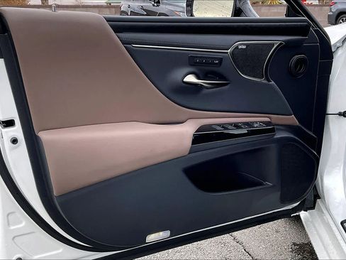 Used 2025 Lexus ES 350 w/ Luxury Package image 20