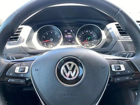Used 2020 Volkswagen Tiguan SE w/ 3rd Row Seat Package AWD/4WD image 15