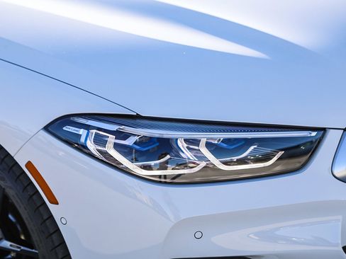 Used 2025 BMW 840i Convertible w/ Comfort Seating Package image 8