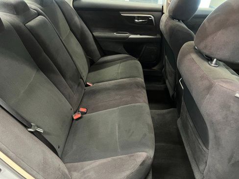 Used 2013 Nissan Altima 3.5 SV image 35