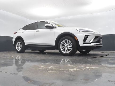 Used 2025 Buick Envista Preferred image 41