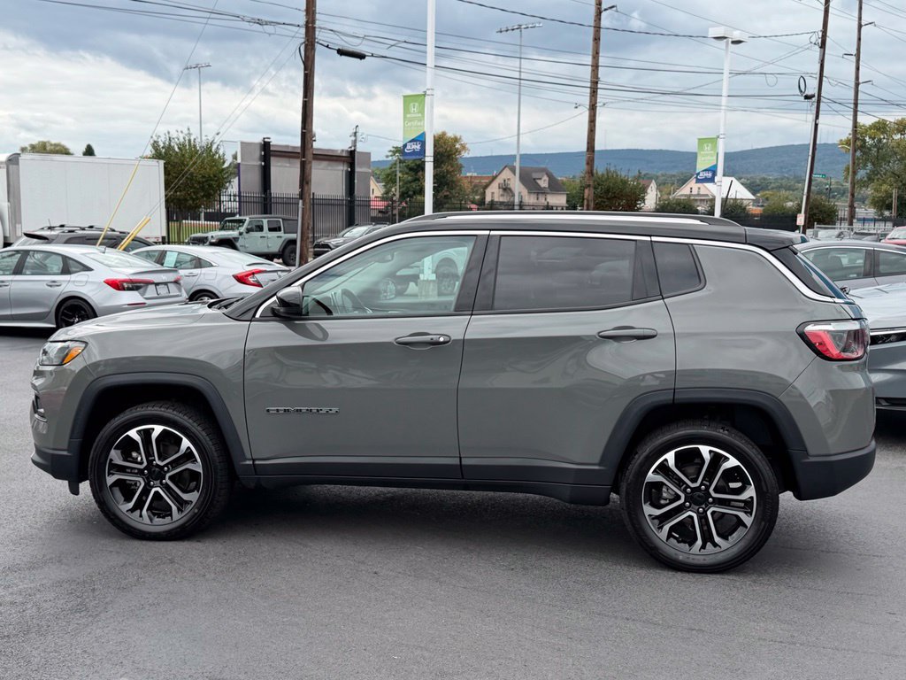 Used 2022 Jeep Compass Limited AWD/4WD image 29