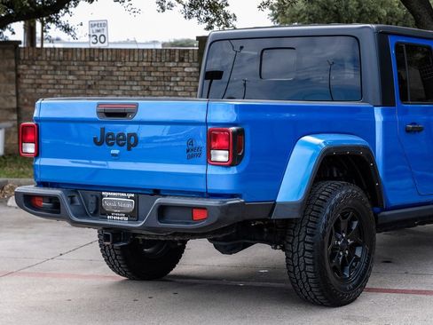 Used 2021 Jeep Gladiator Willys image 16