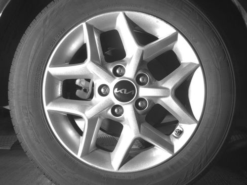 Used 2025 Kia Soul LX w/ LX Technology Package FWD image 15