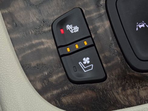 Used 2020 GMC Acadia Denali w/ Technology Package image 13