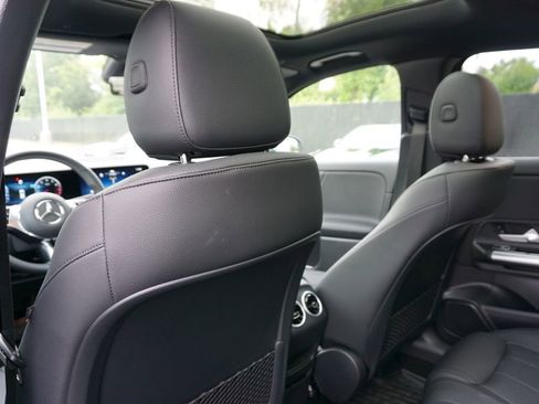 Used 2025 Mercedes-Benz GLA 250 image 15