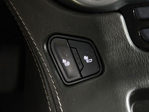 Used 2020 Chevrolet Suburban LT AWD/4WD image 19