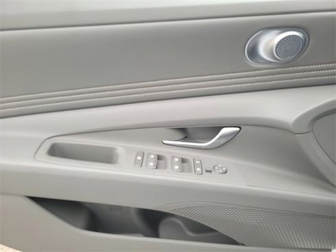 New 2026 Hyundai Elantra SEL Sport image 18