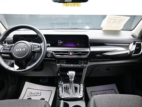 Used 2024 Kia Seltos S AWD/4WD image 12
