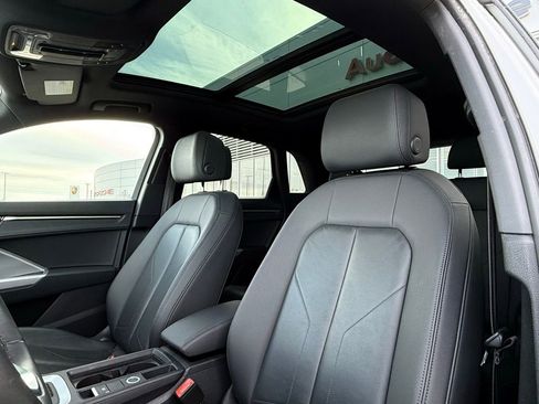 Used 2025 Audi Q3 2.0T Premium image 12