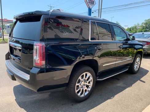Used 2017 GMC Yukon Denali AWD/4WD image 7