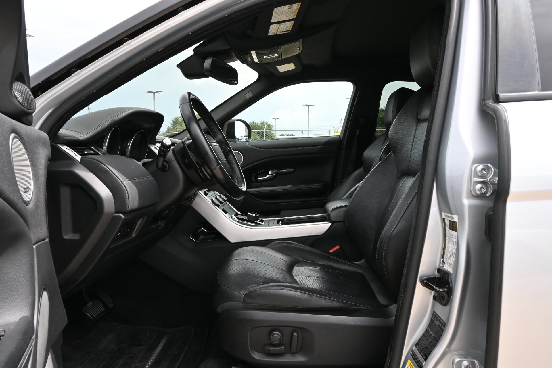 Used 2017 Land Rover Range Rover Evoque SE Premium AWD/4WD image 18
