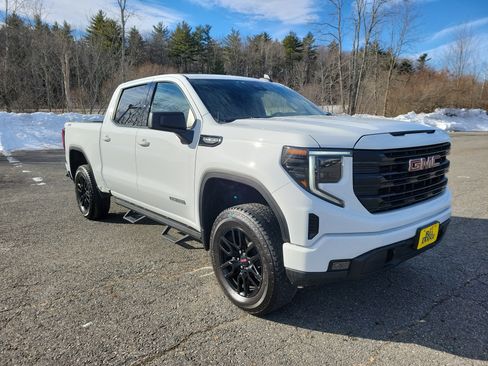 Used 2023 GMC Sierra 1500 Elevation w/ X31 Off-Road Package image 3