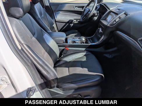 Used 2019 Ford Edge Titanium w/ Equipment Group 301A AWD/4WD image 30