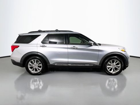 Used 2020 Ford Explorer XLT w/ Equipment Group 202A RWD image 3