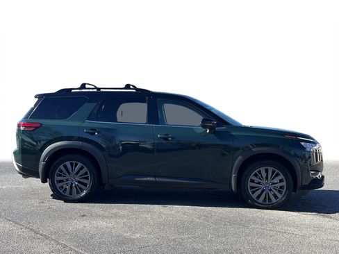 Used 2022 Nissan Pathfinder SL w/ SL Premium Package image 31