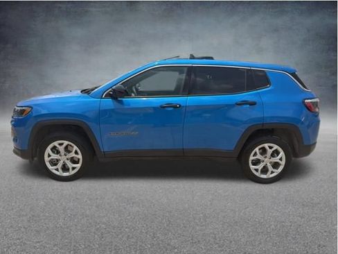 Used 2024 Jeep Compass Sport AWD/4WD image 4