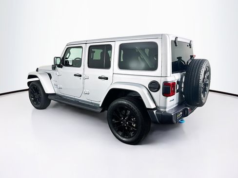 Used 2024 Jeep Wrangler Unlimited Sahara w/ Technology Group AWD/4WD image 5