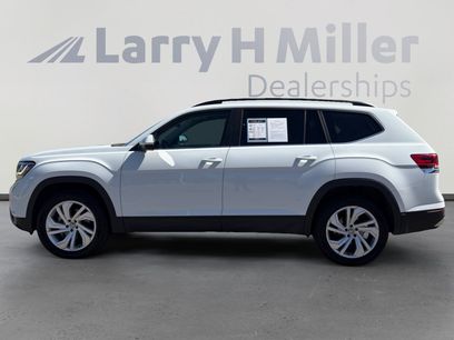Used 2023 Volkswagen Atlas SE w/ Black Wheel Package