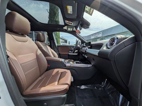 Used 2026 Mercedes-Benz GLB 250 4MATIC image 21