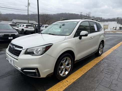 Used 2018 Subaru Forester 2.5i Touring w/ Popular Package #3B image 4