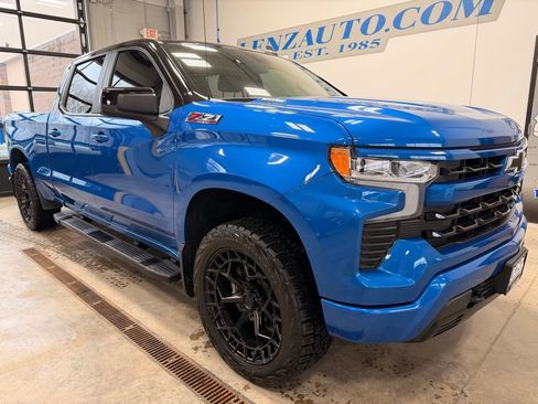 Used 2024 Chevrolet Silverado 1500 RST w/ Z71 Off-Road Package AWD/4WD image 3
