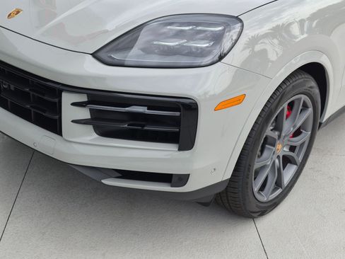 New 2026 Porsche Cayenne S AWD/4WD image 12