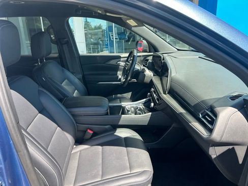 Used 2025 Chevrolet Traverse LT AWD/4WD image 19