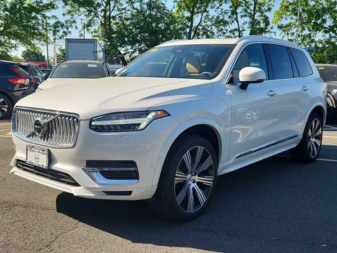 Certified 2024 Volvo XC90 T8 Ultimate w/ Protection Package Premier AWD/4WD image 3