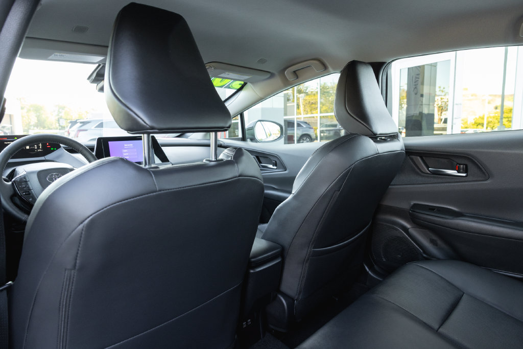 Certified 2024 Toyota Prius XLE FWD image 23