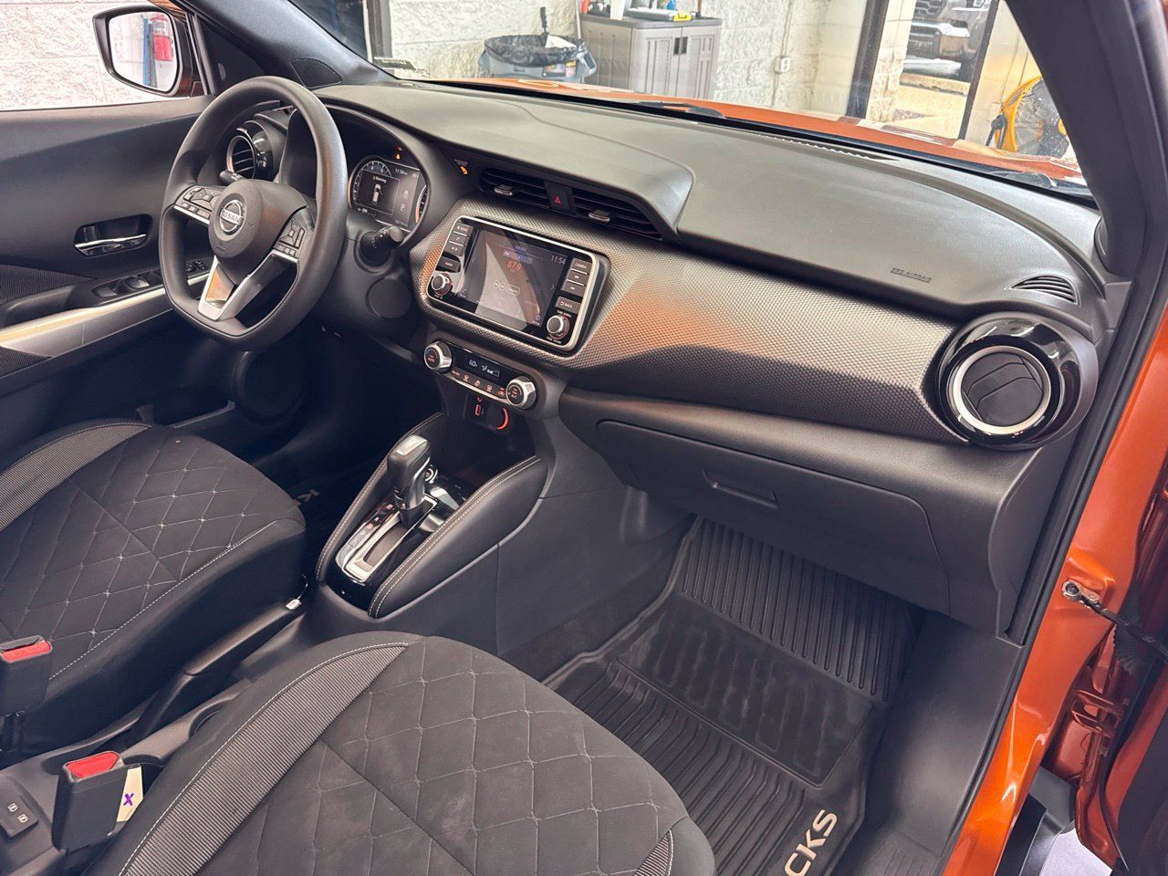 Used 2018 Nissan Kicks SV w/ Exterior Package FWD image 44