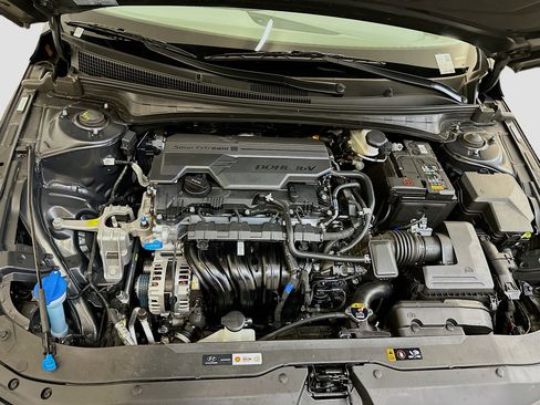 Used 2025 Hyundai Elantra SEL image 35