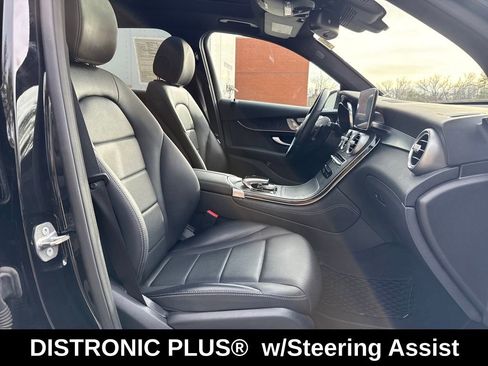 Used 2018 Mercedes-Benz GLC 300 4MATIC image 28