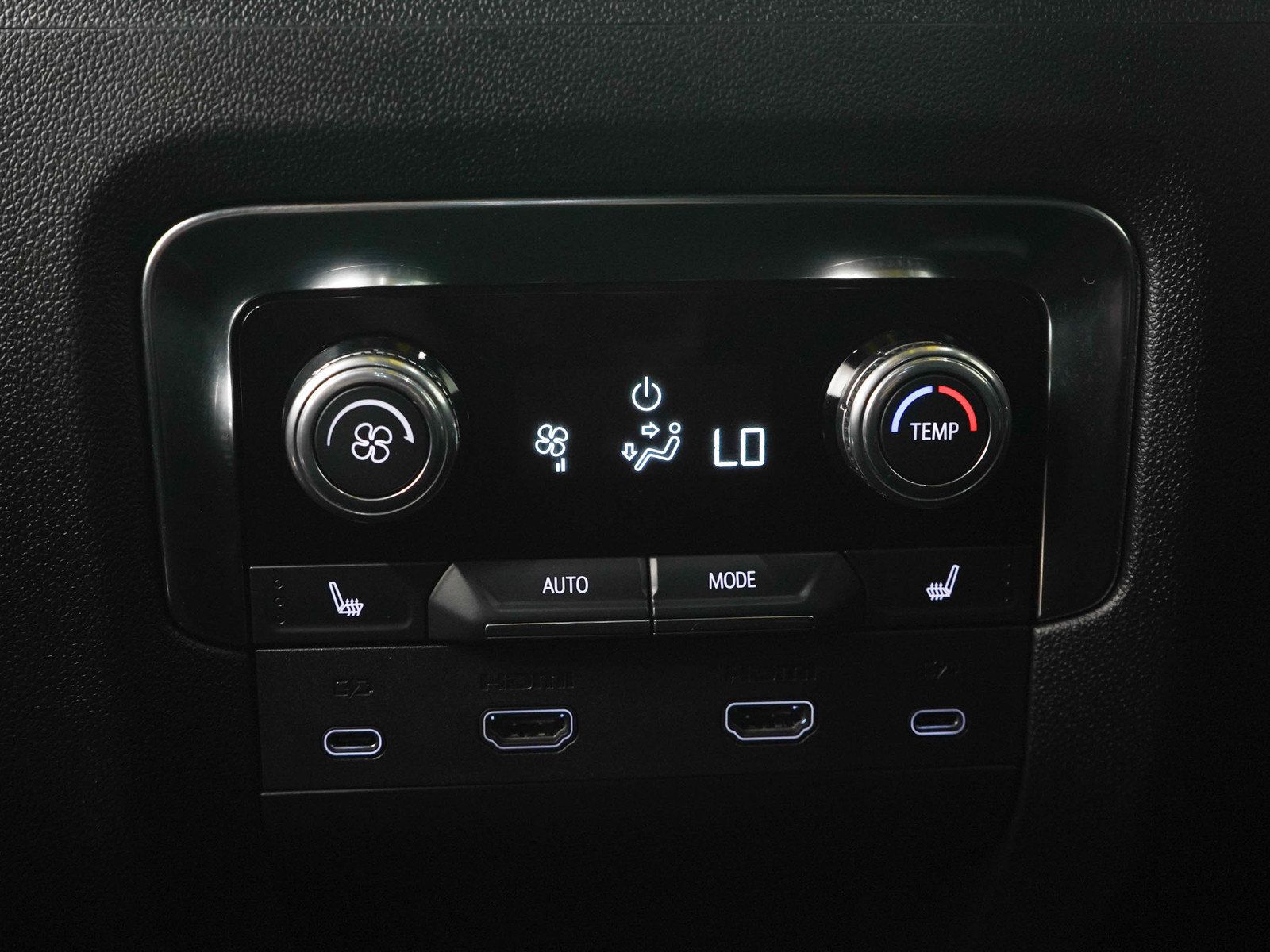 Used 2025 GMC Yukon Denali w/ Denali Reserve Package AWD/4WD image 18