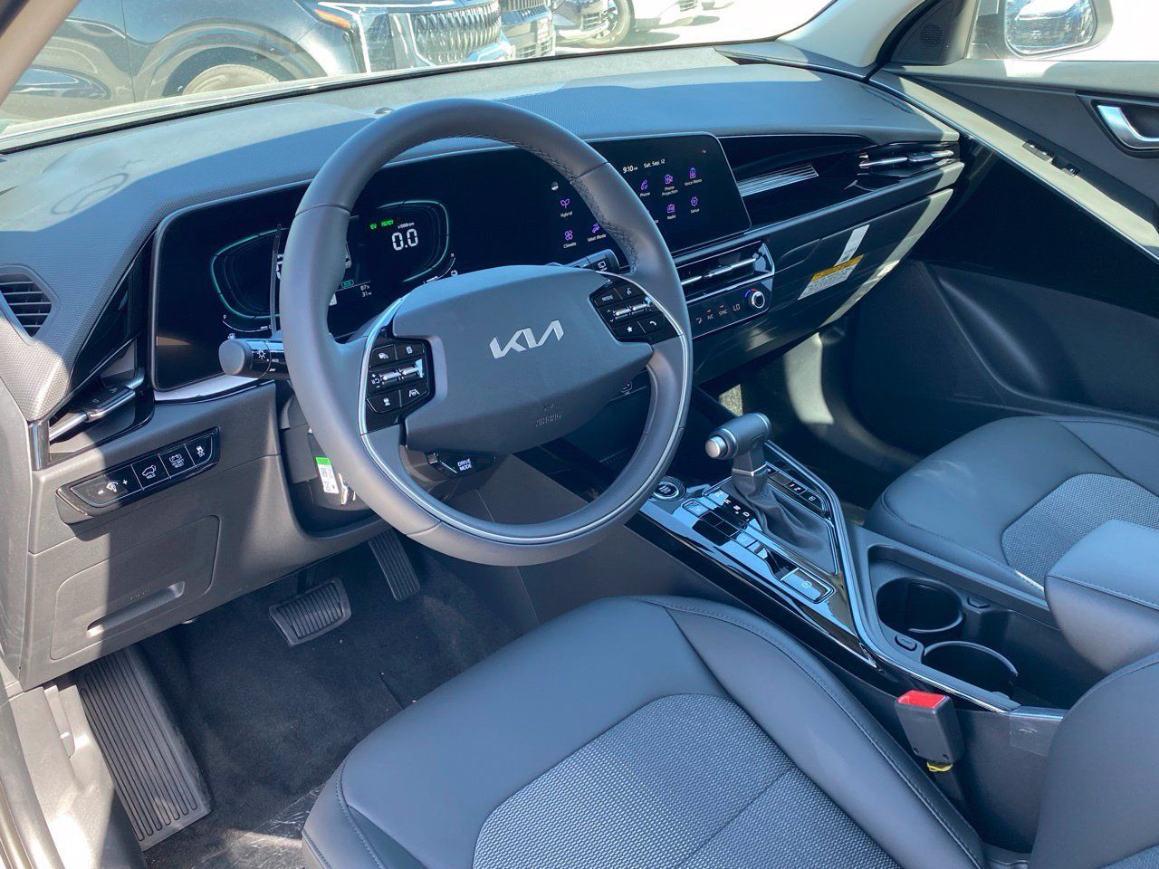 New 2026 Kia Niro EX FWD image 12