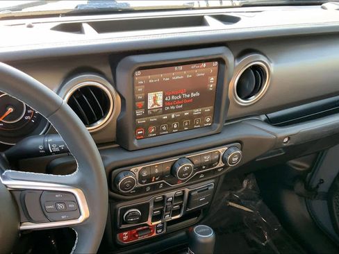 Used 2023 Jeep Gladiator Rubicon w/ LED Lighting Group image 6