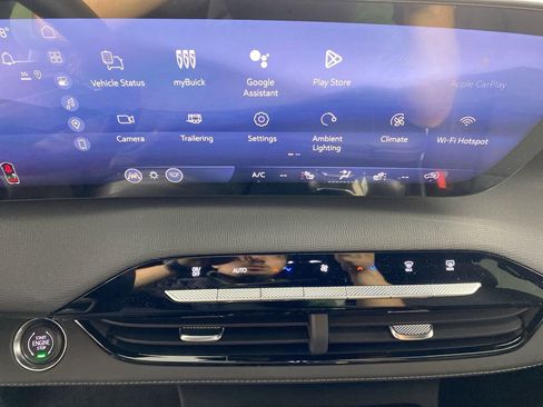 Used 2026 Buick Enclave Preferred w/ Power Package image 16