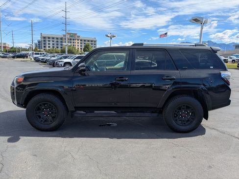 Used 2022 Toyota 4Runner SR5 Premium w/ Moonroof Package AWD/4WD image 3