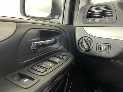 Used 2020 Dodge Grand Caravan GT image 23