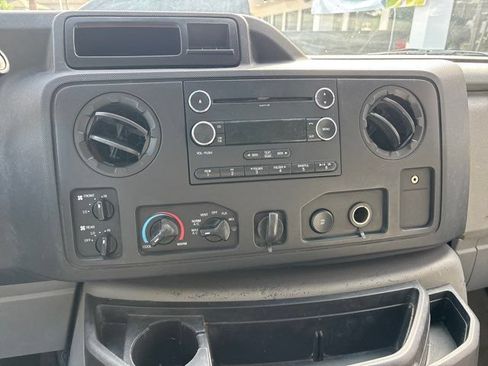 Used 2014 Ford E-350 and Econoline 350 XLT RWD image 32