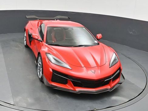 Used 2024 Chevrolet Corvette Z06 w/ Z07 Performance Package image 37