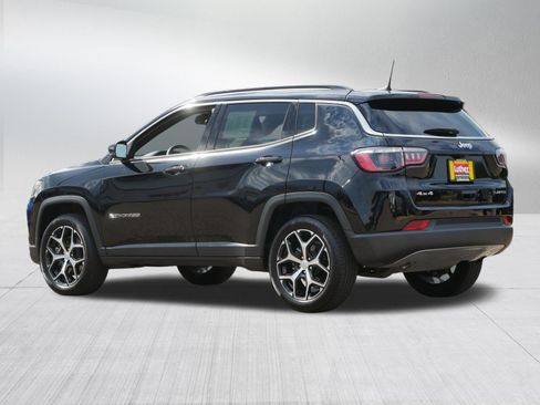 Used 2024 Jeep Compass Limited AWD/4WD image 5