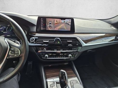 Used 2019 BMW 530e w/ Convenience Package RWD image 15