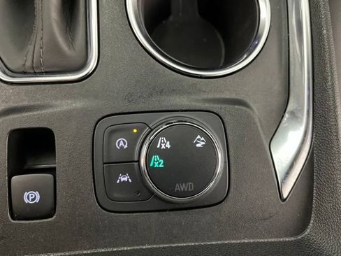 Used 2023 Chevrolet Traverse LT AWD/4WD image 30