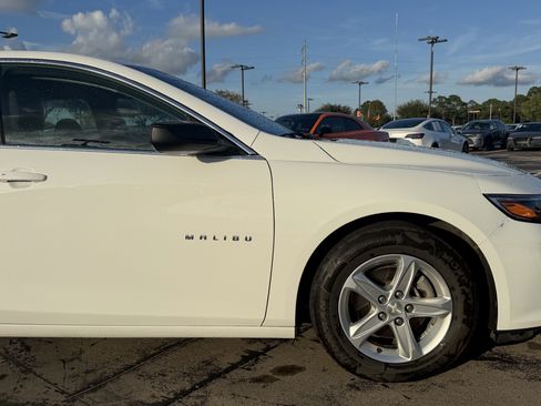 Used 2023 Chevrolet Malibu LS FWD image 5
