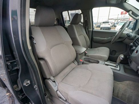 Used 2012 Nissan Frontier SV image 24