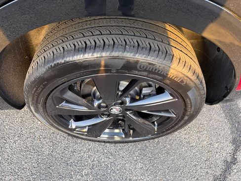 Used 2023 Buick Envision Essence w/ Sport Touring Package image 11