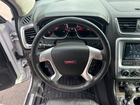 Used 2016 GMC Acadia SLT w/ Technology Package AWD/4WD image 16