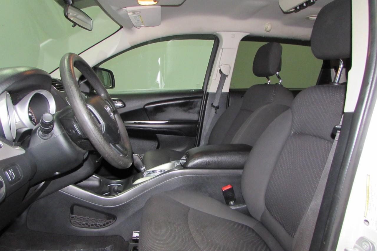 Used 2017 Dodge Journey SE w/ Flexible Seating Group FWD image 12