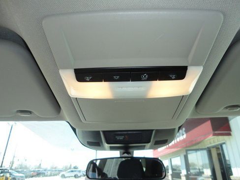 Used 2023 Nissan Rogue S image 8